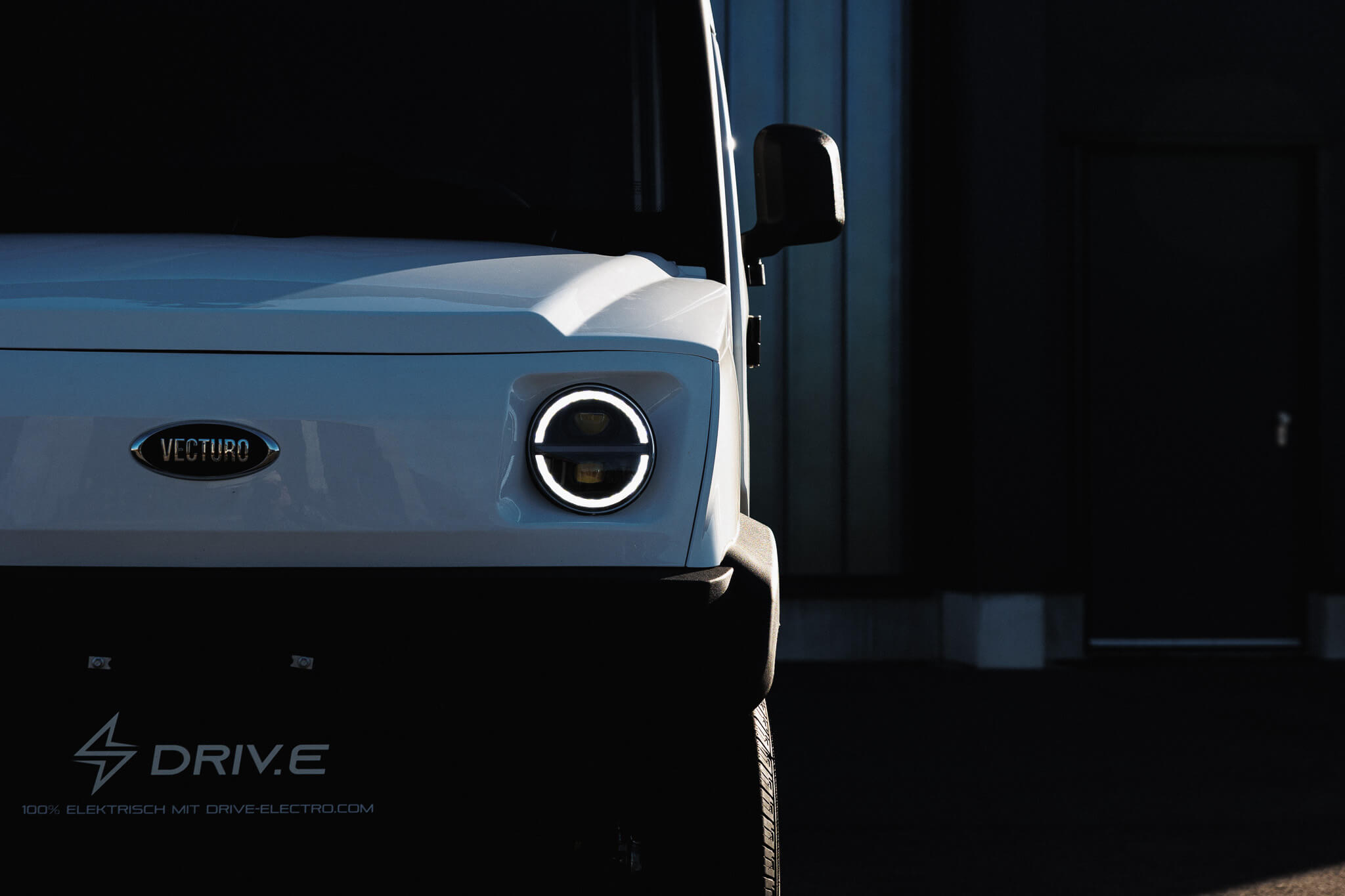 Vecturo Elektrokleintransporter - Ansicht von der Fahrerseite